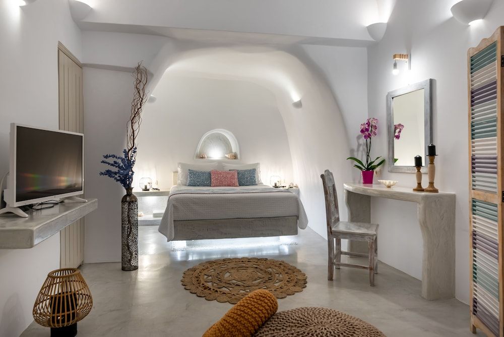 undefined Kima Oia Suites 4