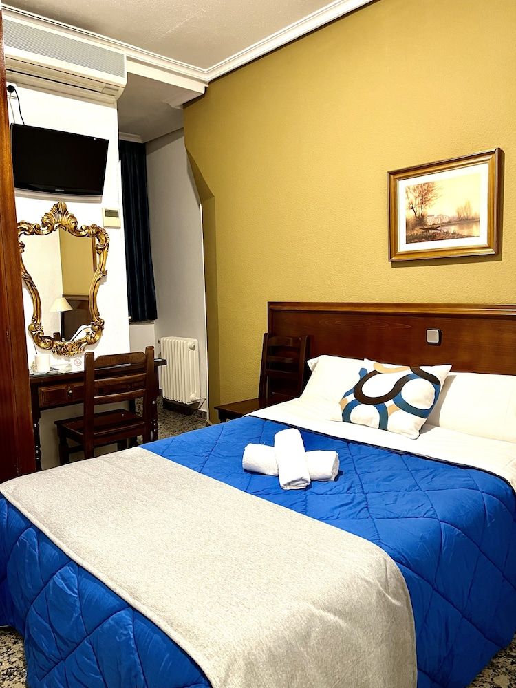 undefined Hostal Sonsoles Madrid Centro 9