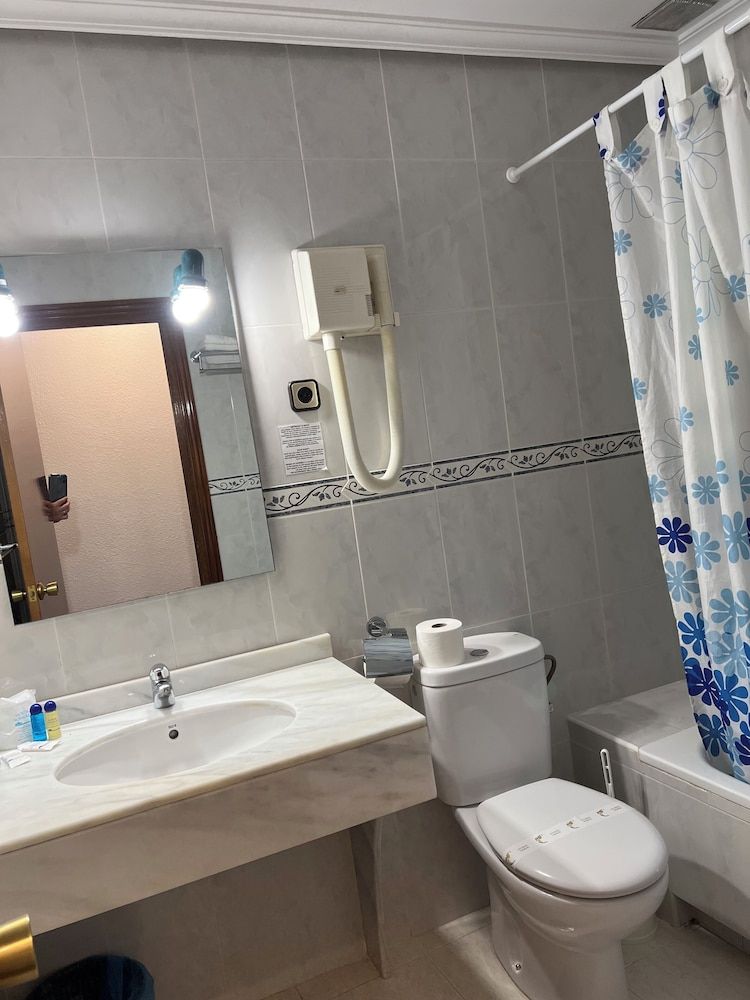 undefined Hostal Sonsoles Madrid Centro 10