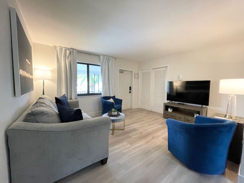 Superior Apartment, King and Sofa Bed, Pool View, Kitchen