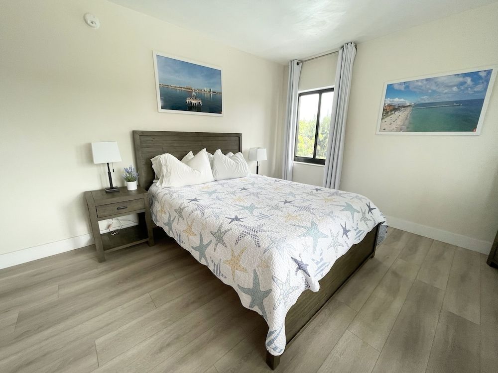 Standard Studio, Queen, Pool View, Kitchenette