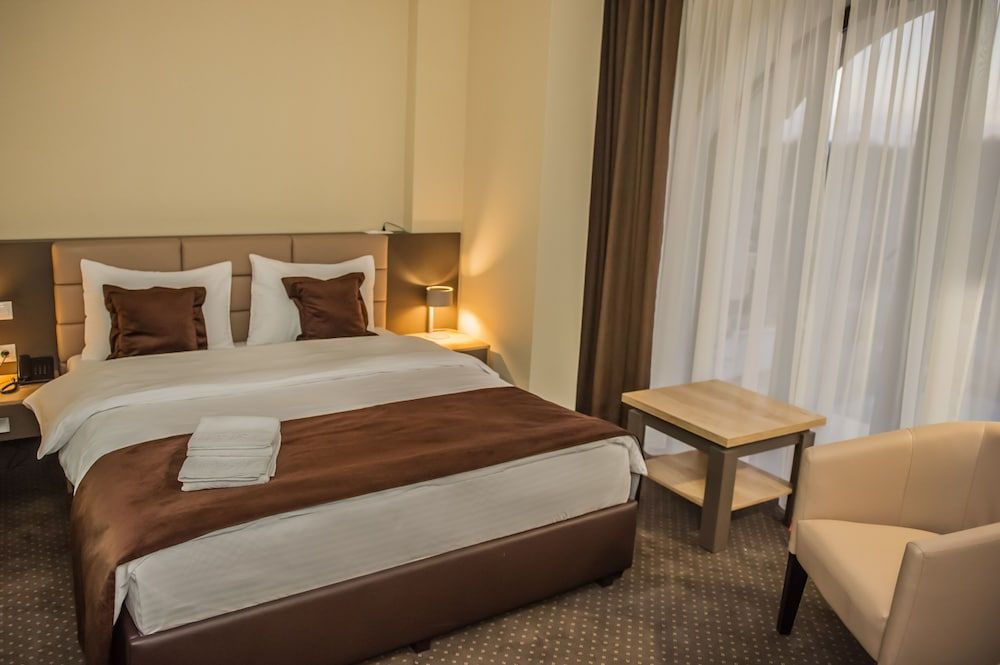 Standard Single Room, 1 Queen Bed