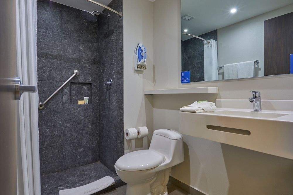 City Express by Marriott Guaymas Room, 2 Double Beds 6