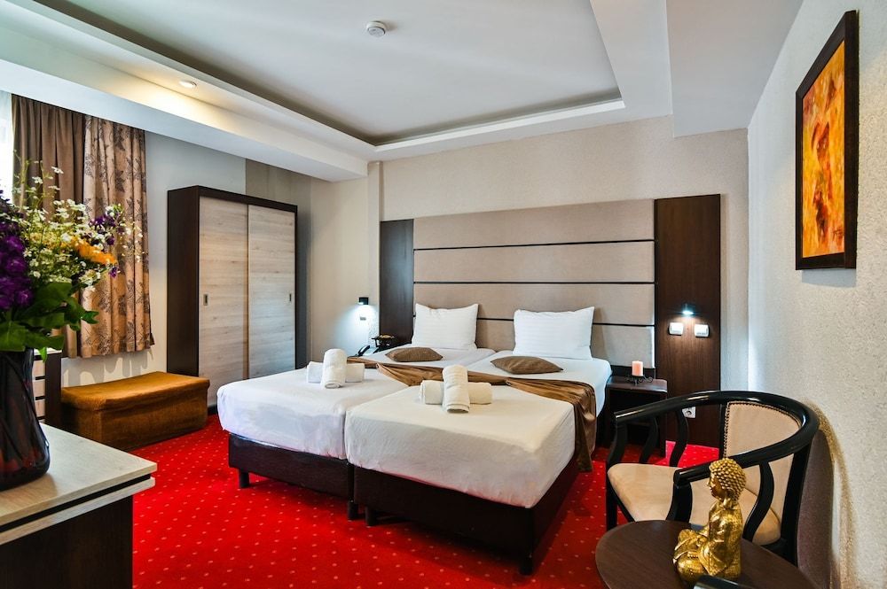 Hotel Razvan Standard Twin Room, Non Smoking 5