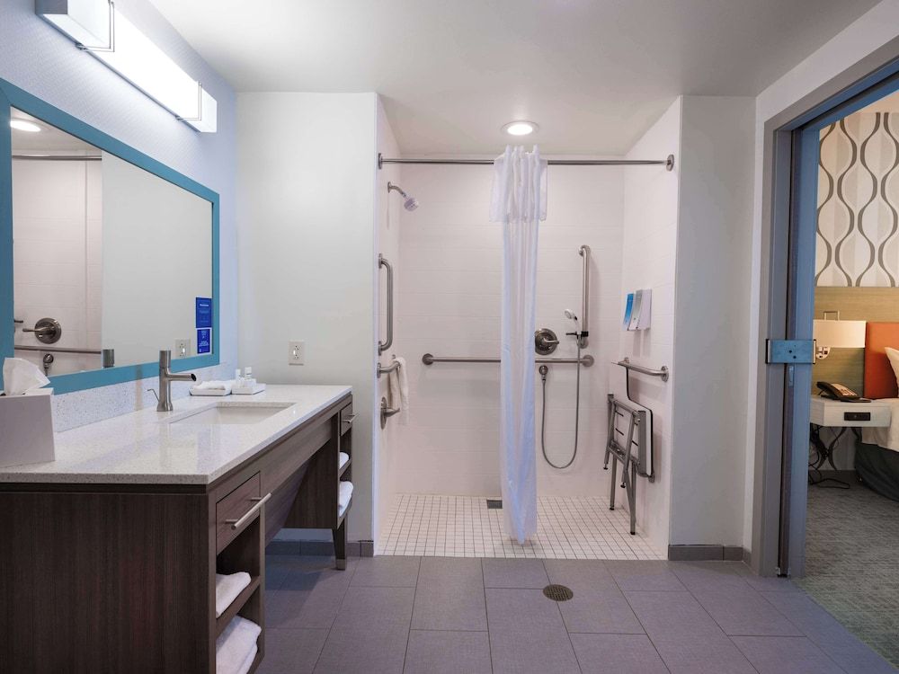 Suite, 1 King Bed, Accessible (Mobility & Hearing, Roll-in Shower)