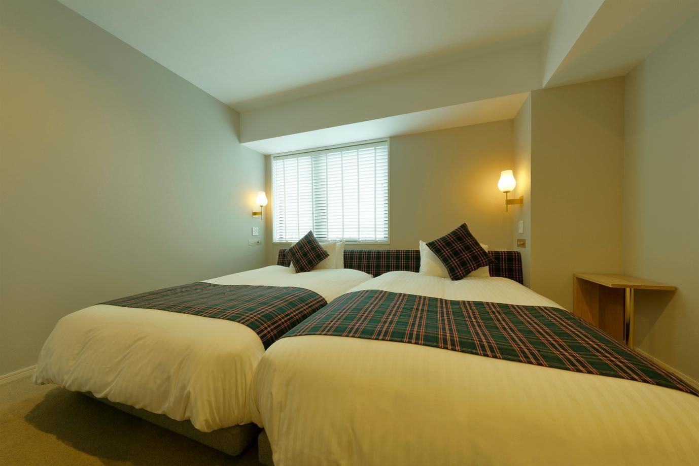 Hotel It. Osaka Shinmachi Hollywood Twin Room Non-Smoking