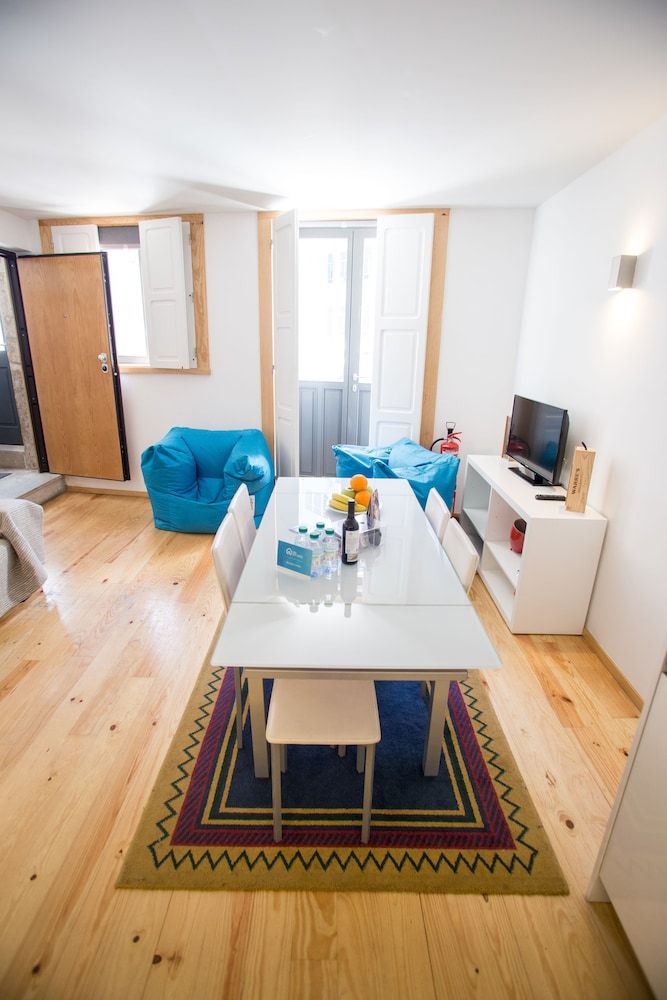 Living Porto Apartments by Porto City Hosts Apartment, 2 Bedrooms, Terrace (1) 9