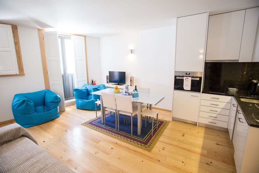 Living Porto Apartments by Porto City Hosts Apartment, 2 Bedrooms, Terrace (1) 11