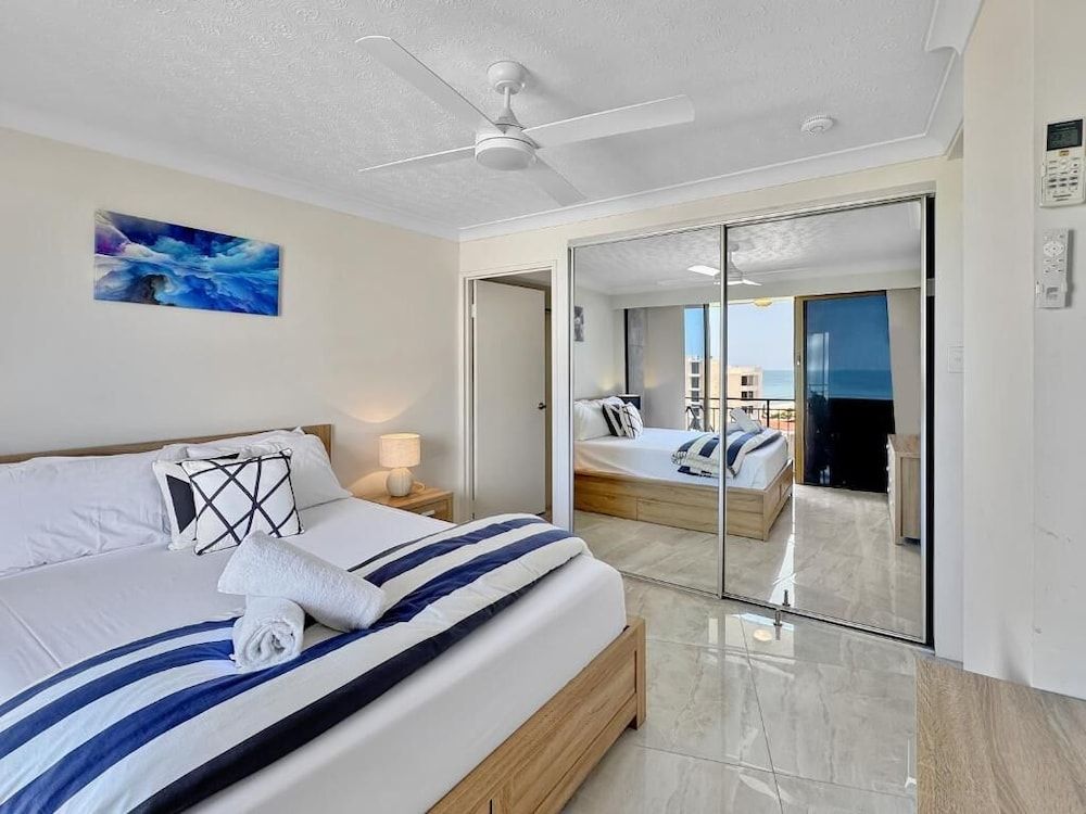 Superior Two Bedroom Apartment - Absolute Beach Front