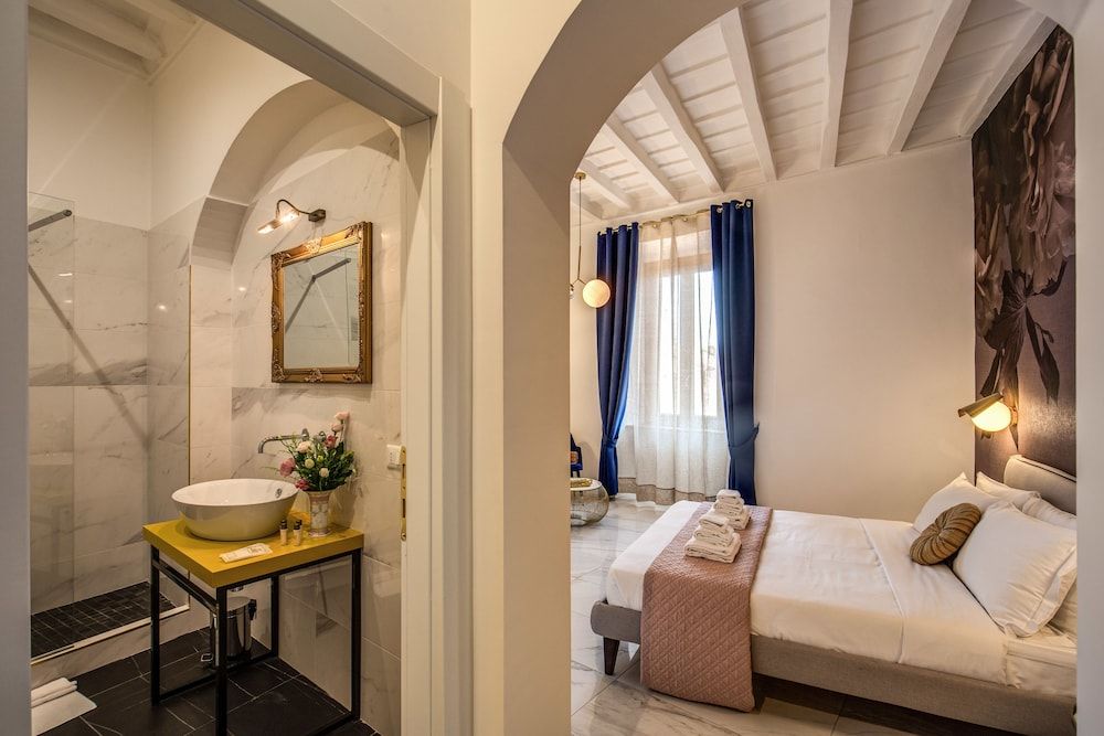 Little Queen Pantheon Residence Luxury Double Room 20