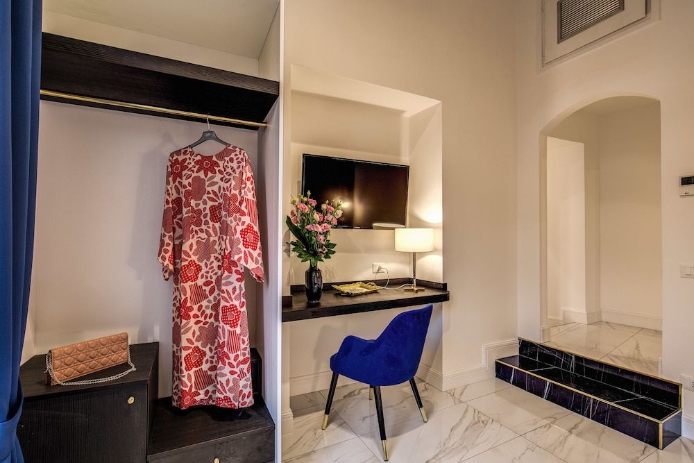 Little Queen Pantheon Residence Deluxe Double Room 17