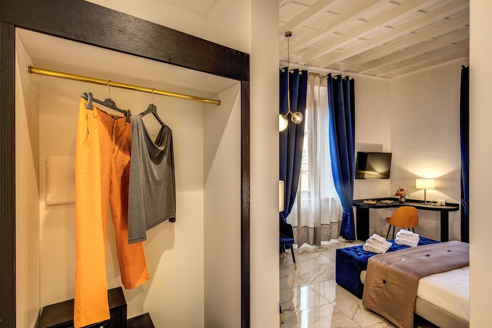 Little Queen Pantheon Residence Luxury Double Room 21