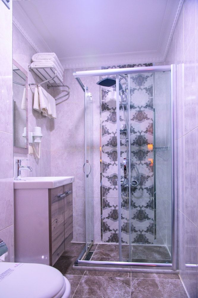 Karamans Sirkeci Suites Hotel Economy Double Room 3