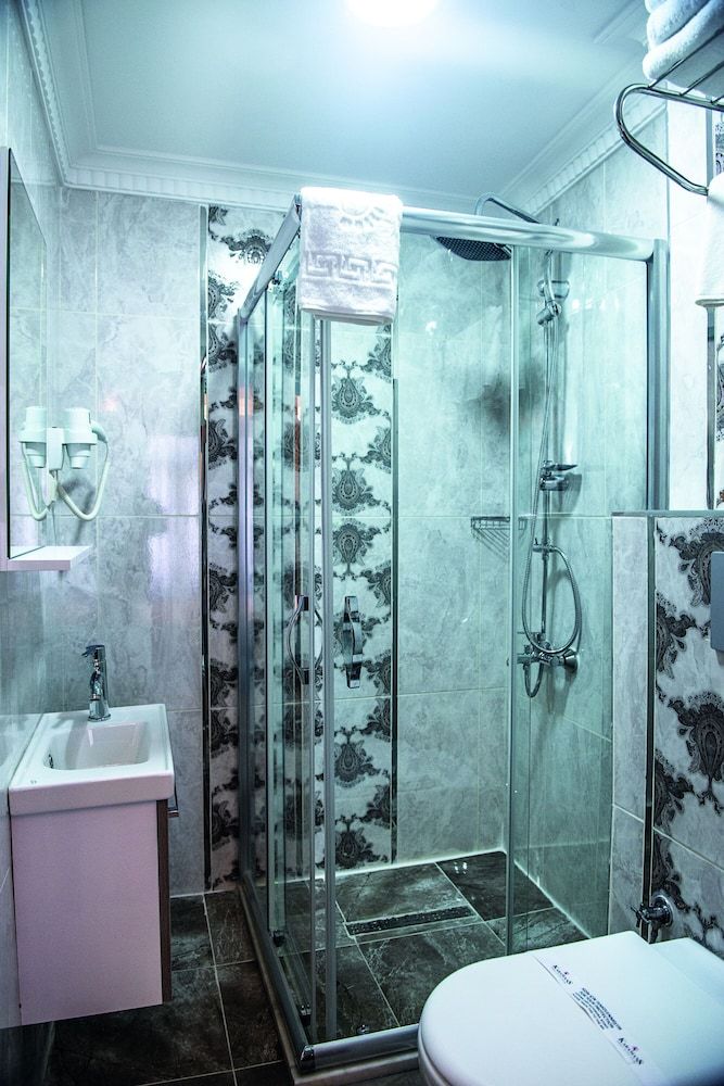 Karamans Sirkeci Suites Hotel Economy Double Room 4