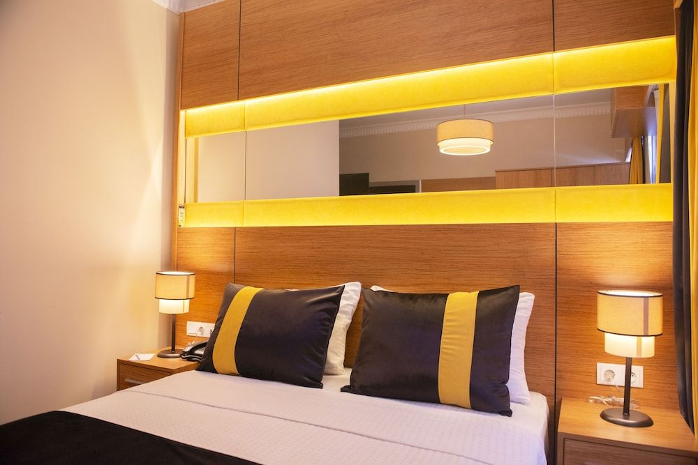 Karamans Sirkeci Suites Hotel Economy Double Room 2