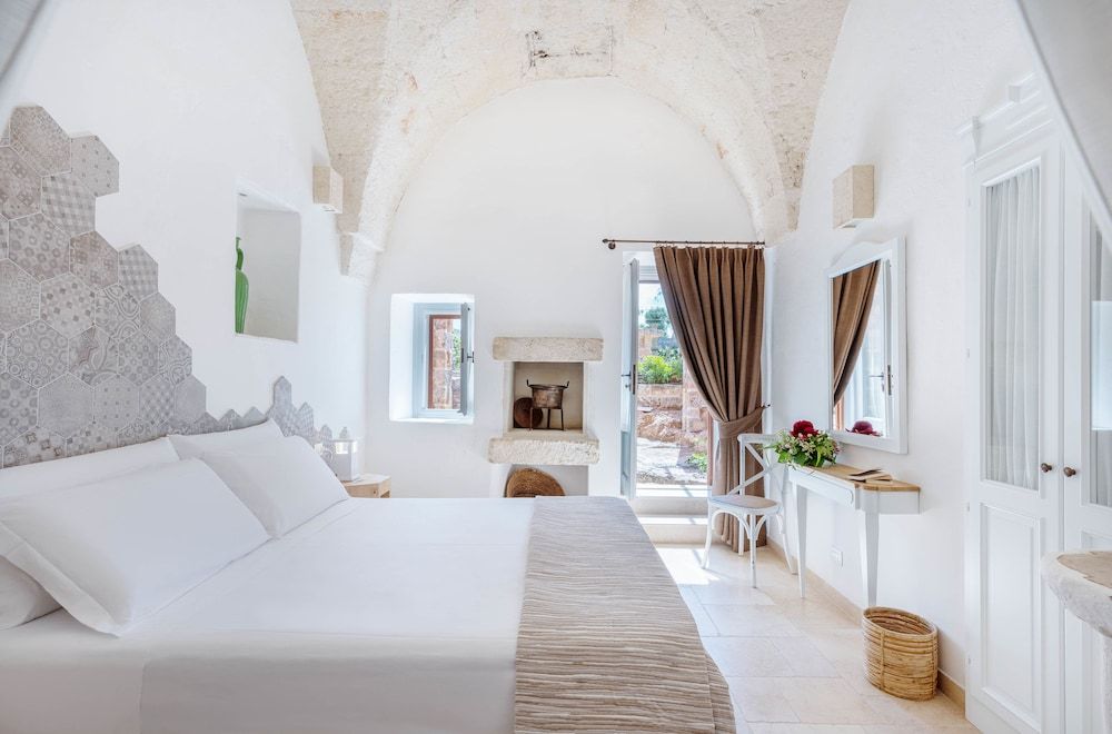 Masseria Torre Rossa Superior Triple Room 3