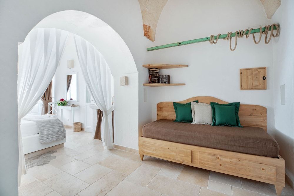 Masseria Torre Rossa Superior Triple Room 2