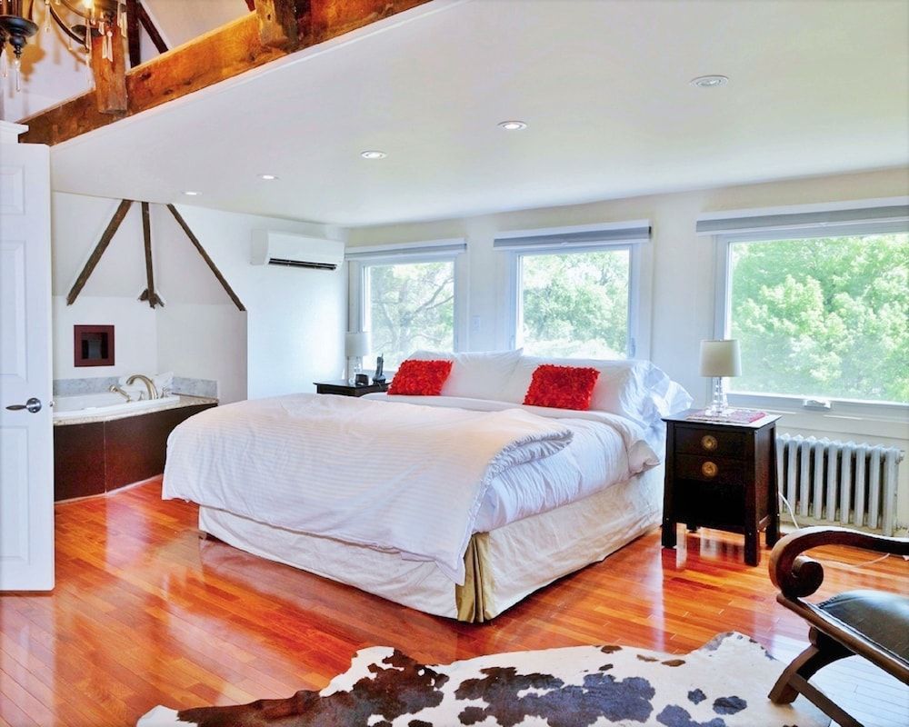 Signature Suite, 1 Bedroom (Greystone Suite)