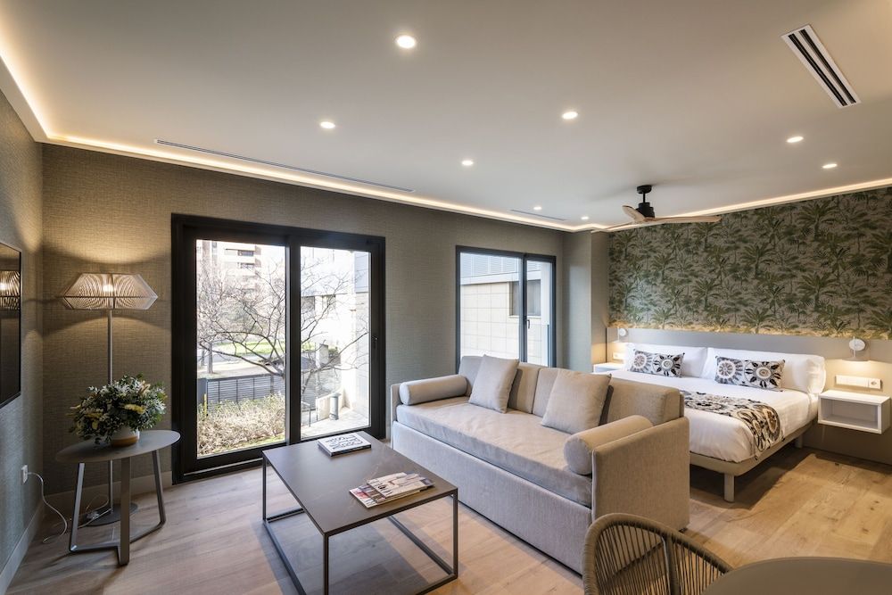 Intelier Core Suites Valencia Comfort Studio, 1 Queen Bed with Sofa bed, Accessible, Park View 2