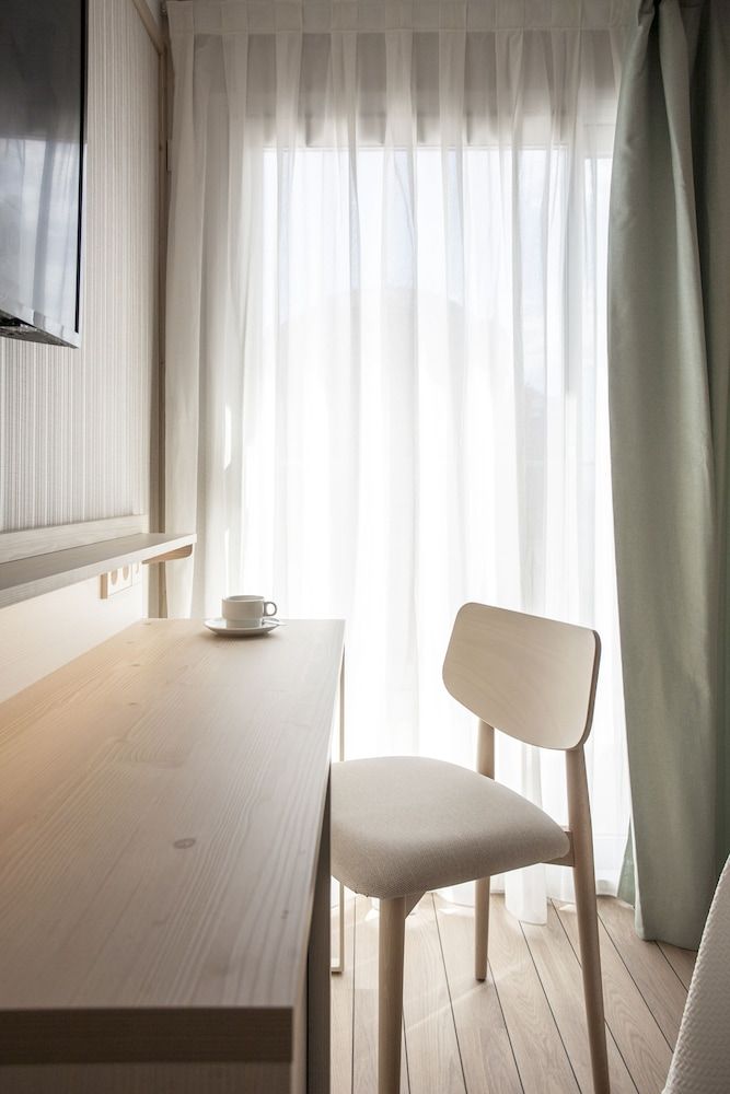 Hotel Ambassador Playa II Standard Single Room, Pool View 4