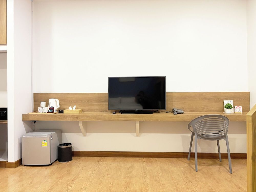 Icon Park Hotel Chiang Mai Quadruple Room No Window 6