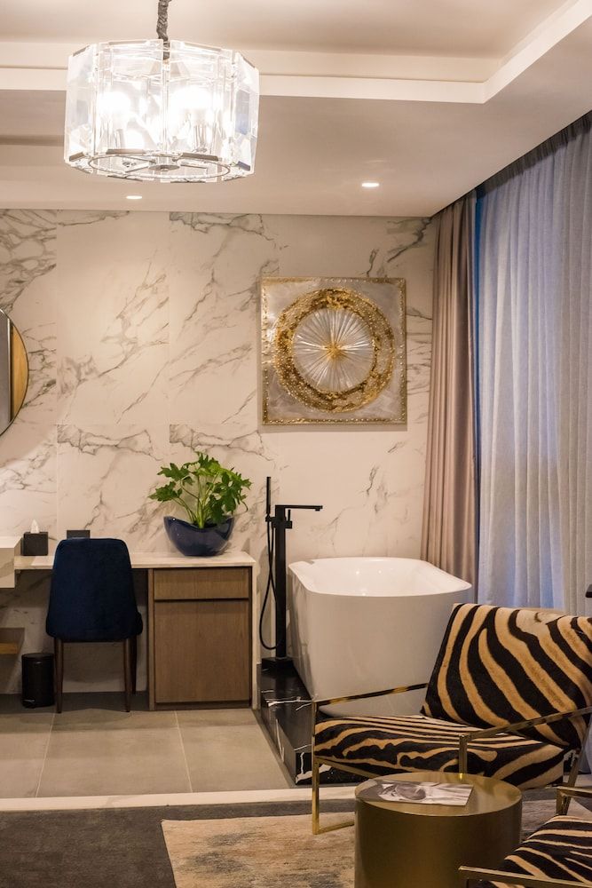 Vivari Hotel and Spa by Mantis Suite, 1 King Bed, Balcony, Garden View 7