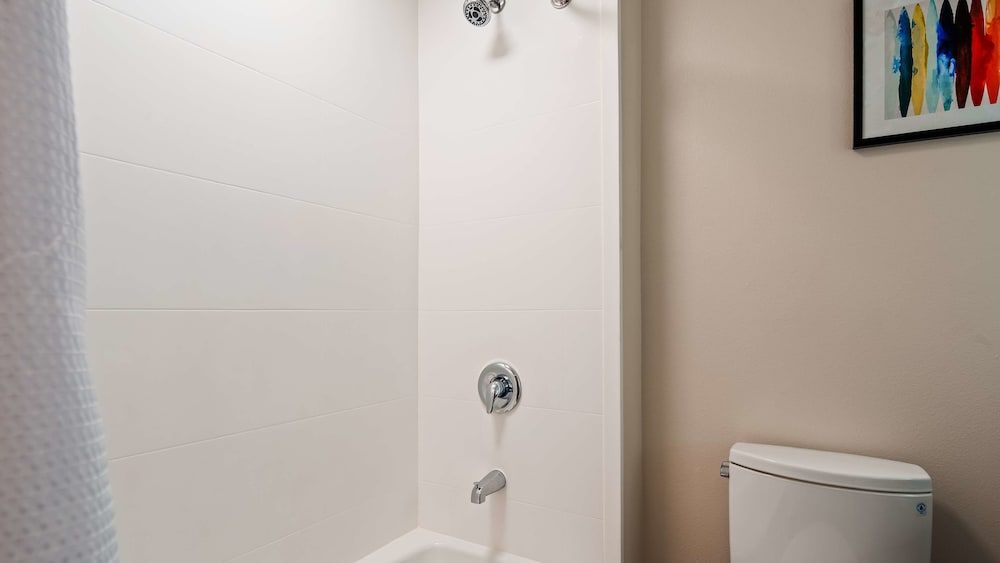 Best Western Plus New Barstow Inn & Suites Suite, 1 King Bed, Non Smoking, Refrigerator & Microwave 4