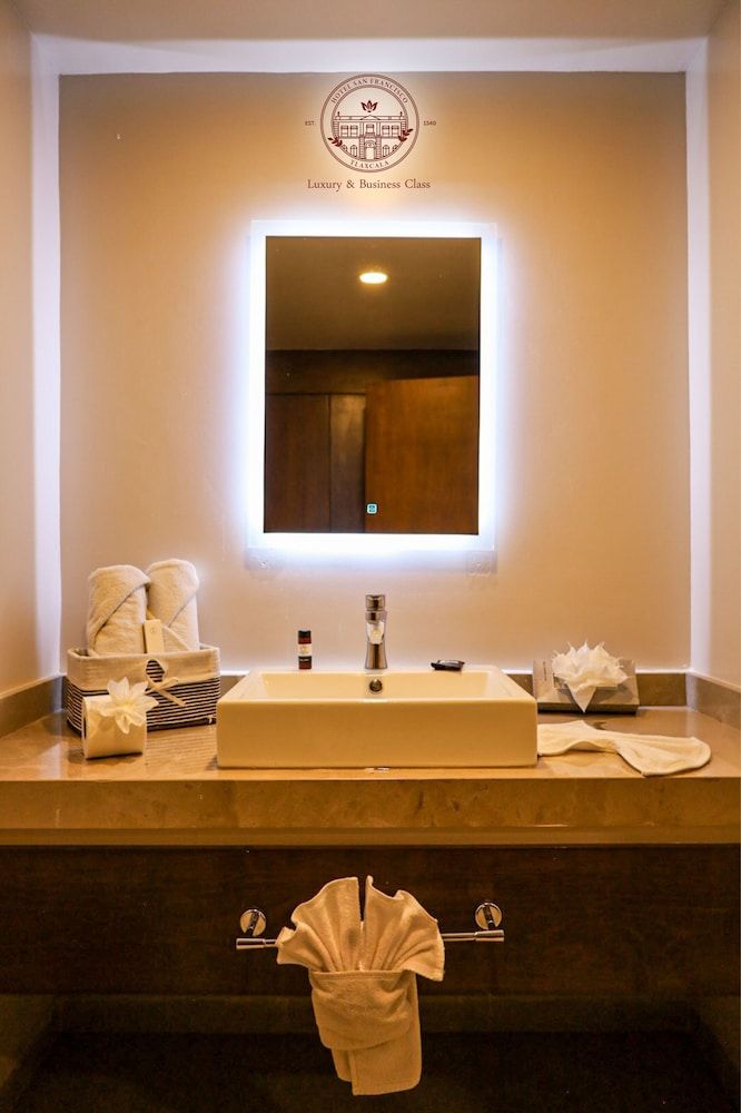 Hotel San Francisco Tlaxcala Luxury Room 5