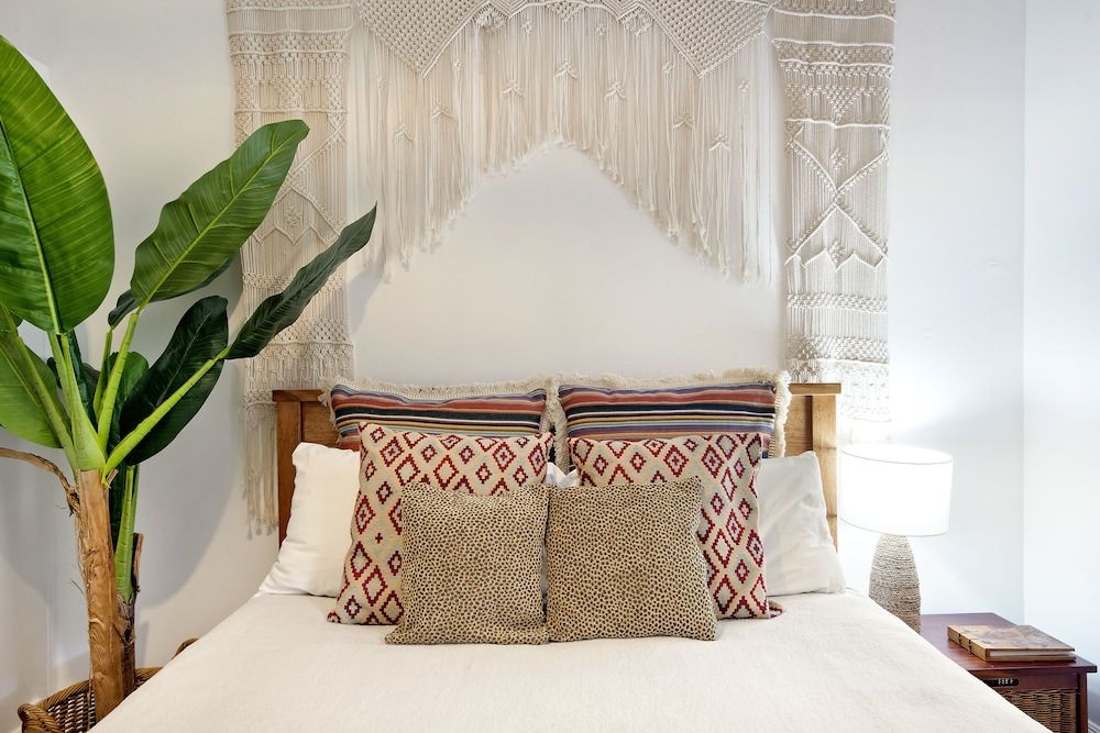 Designer Beach Room - Queen off Courtyard