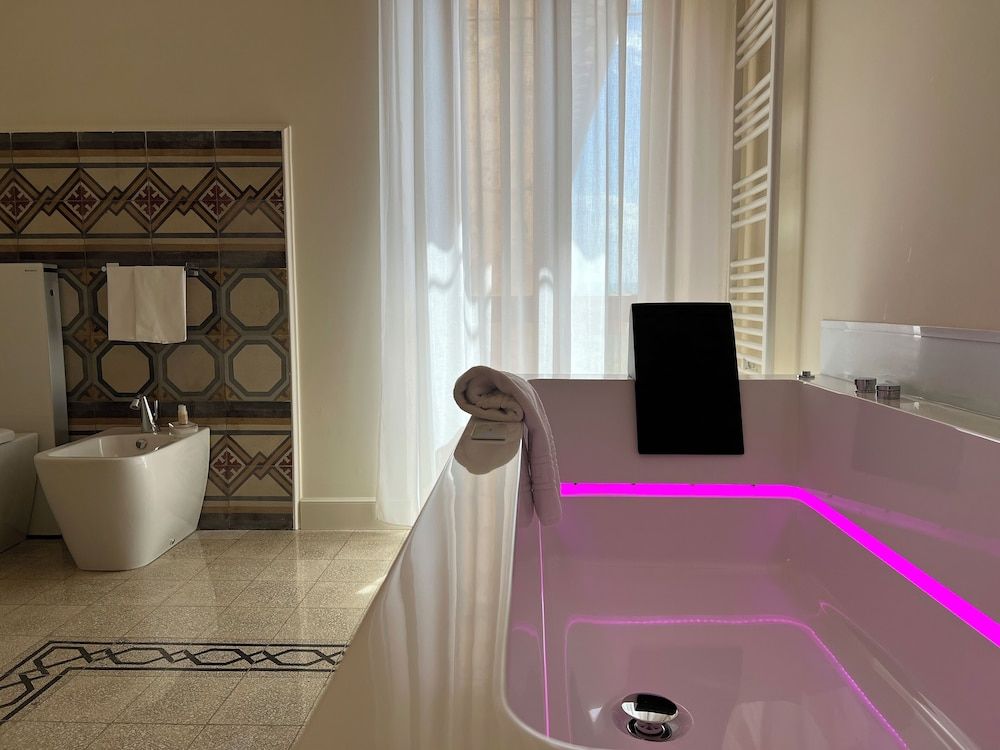 San Gemini Palace Executive Suite, Valley View 7