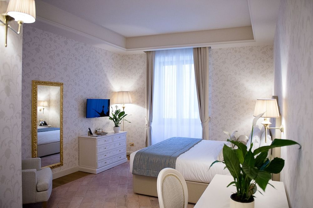 San Gemini Palace Junior Suite, City View