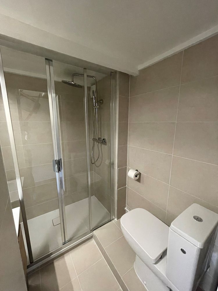 Hôtel Cristol Family Double Room 6