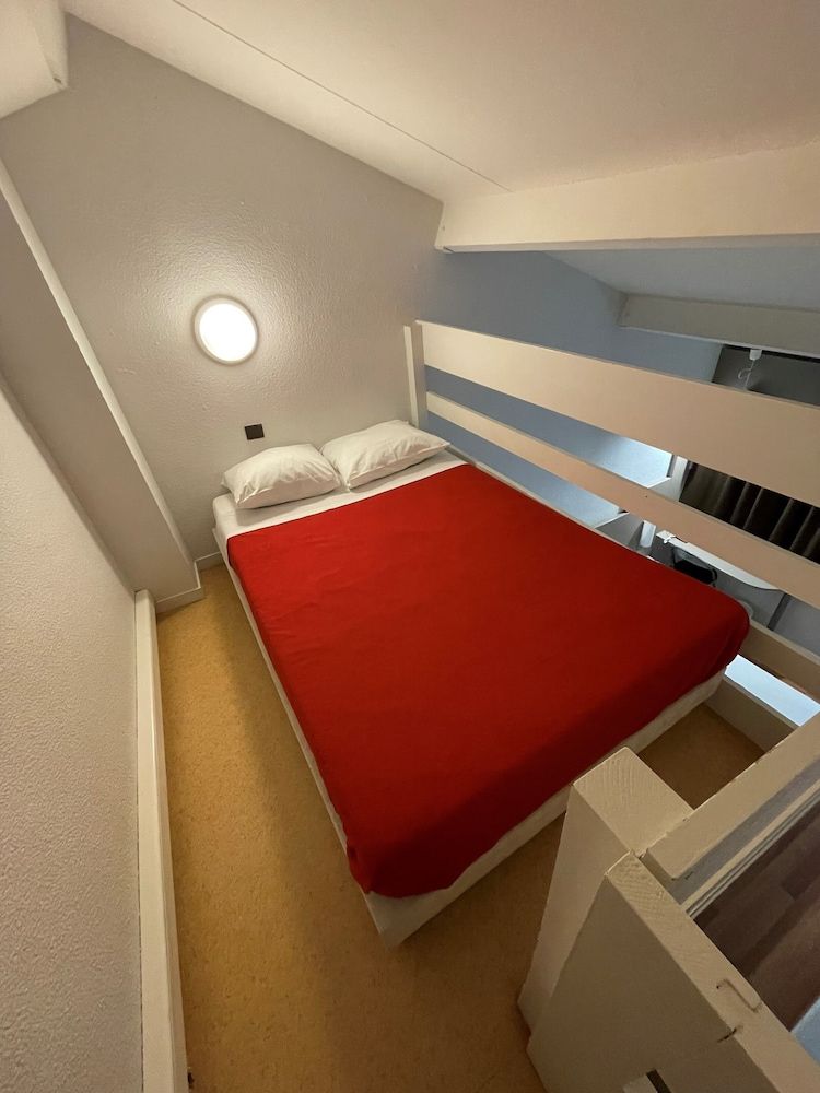 Hôtel Cristol Family Double Room 5