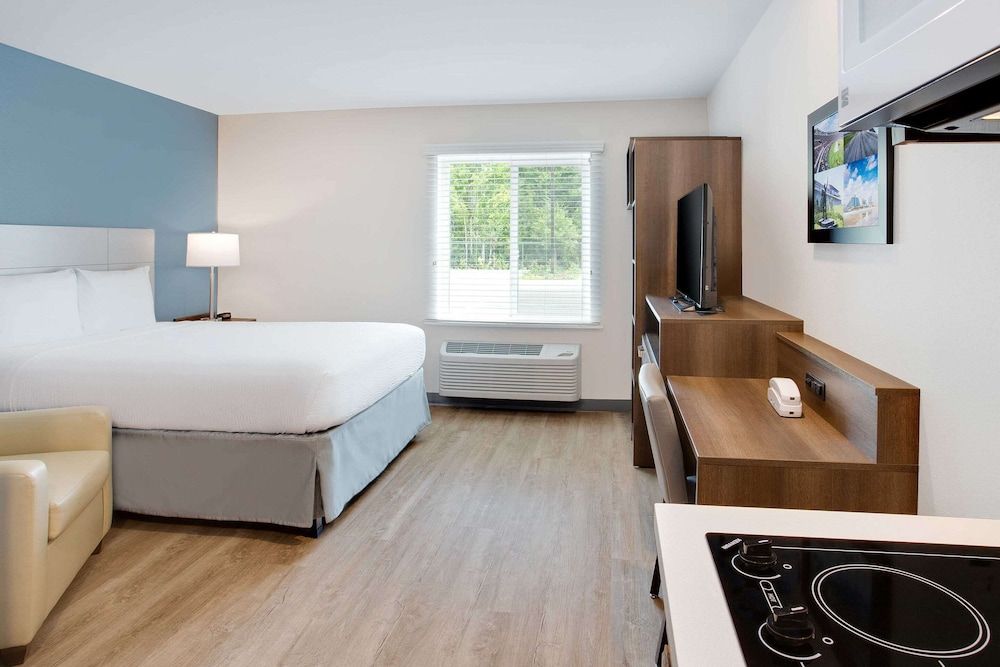 Room, 1 Queen Bed, Accessible, Non Smoking (Bathtub)