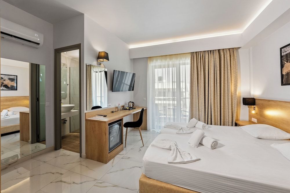 Marvel Deluxe Rooms Double or Twin Room 5