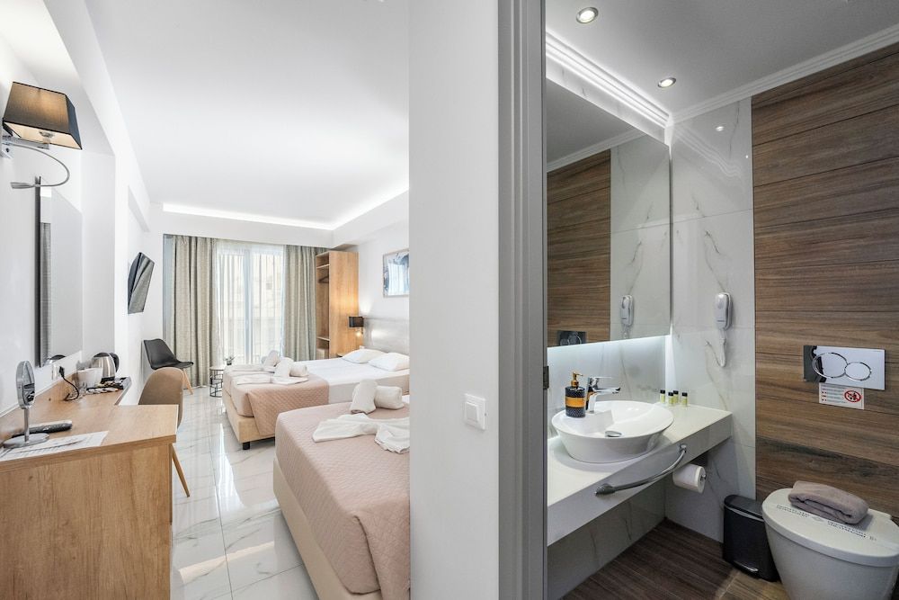 Marvel Deluxe Rooms Triple Room 6