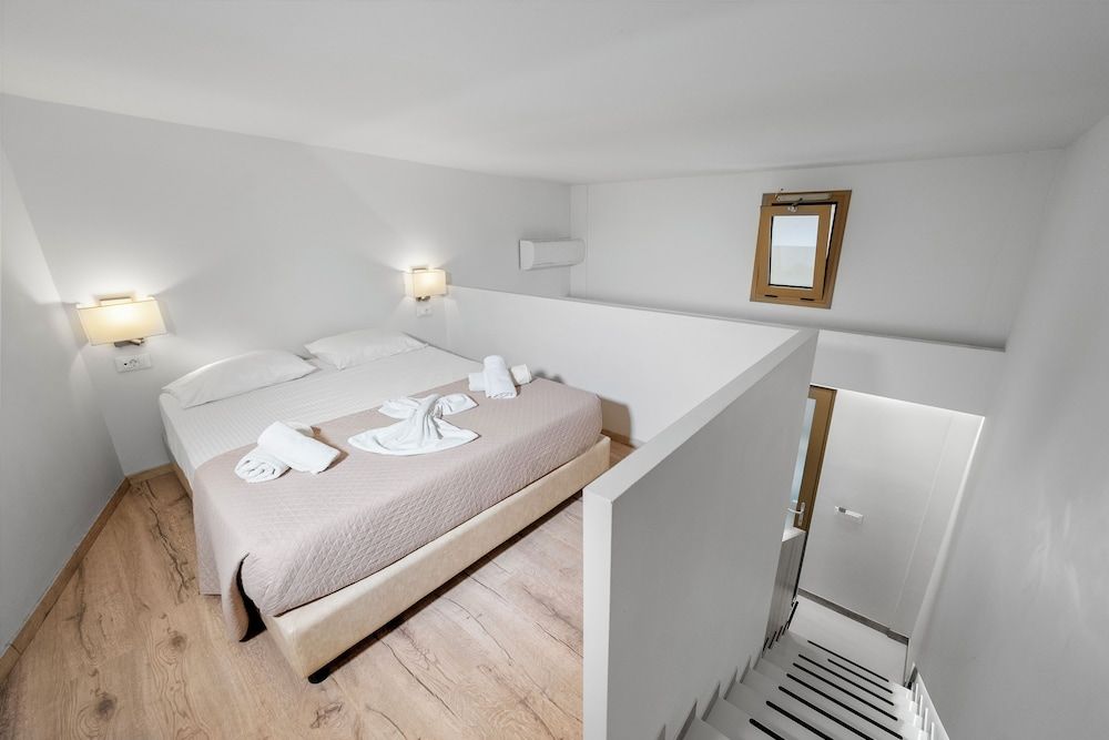 Marvel Deluxe Rooms Triple Room 4