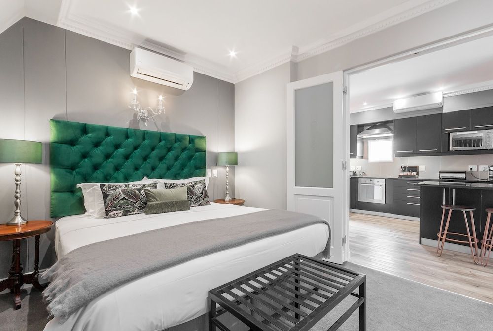 Honeymoon Apartment