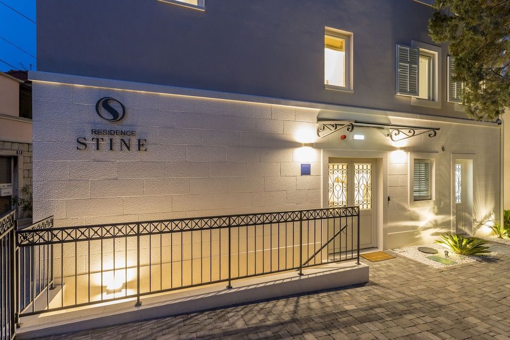 undefined Residence Stine 8