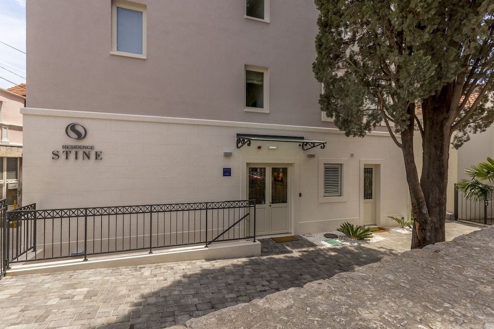 undefined Residence Stine 7