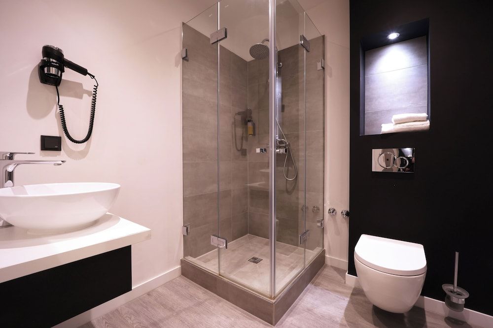 JustStay Ratingen Hotel & Apartments Classic Room 6