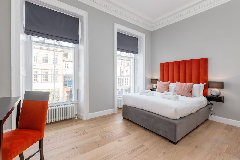 Deluxe Apartment