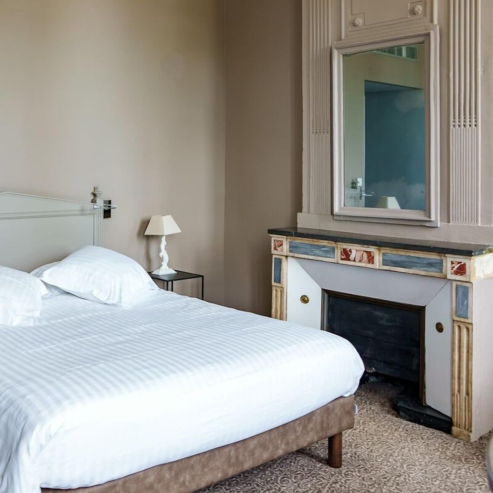 Best Western Plus Hotel d'Europe et d'Angleterre Comfort Room, 1 Queen Bed, Courtyard View 5