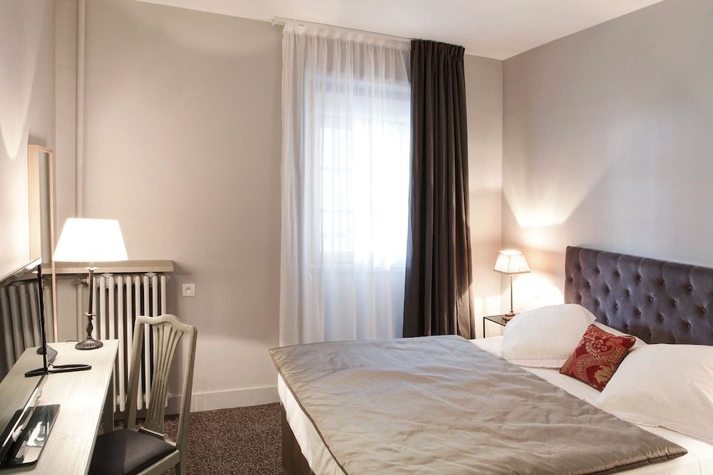 Best Western Plus Hotel d'Europe et d'Angleterre Comfort Room, 1 Queen Bed, Courtyard View