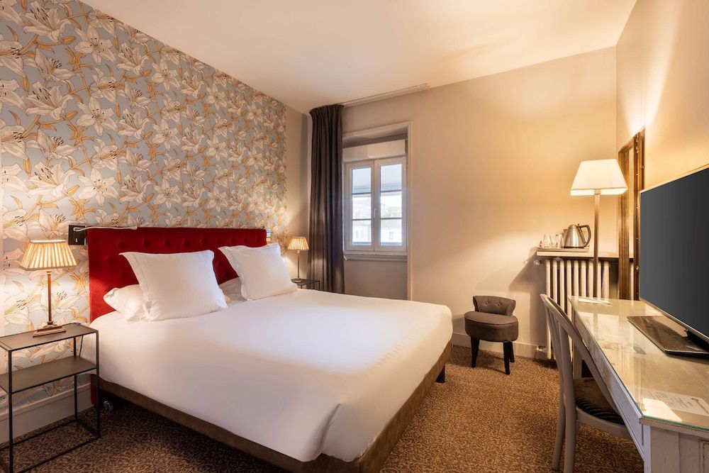 Best Western Plus Hotel d'Europe et d'Angleterre Comfort Room, 1 Queen Bed, Courtyard View 4