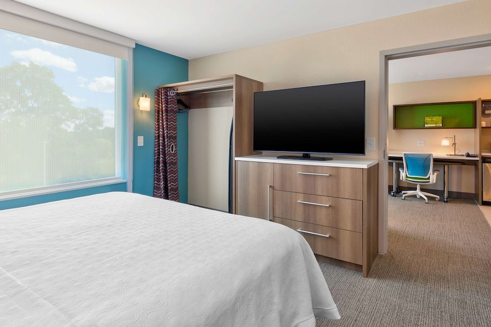 King 1 Bedroom Suite