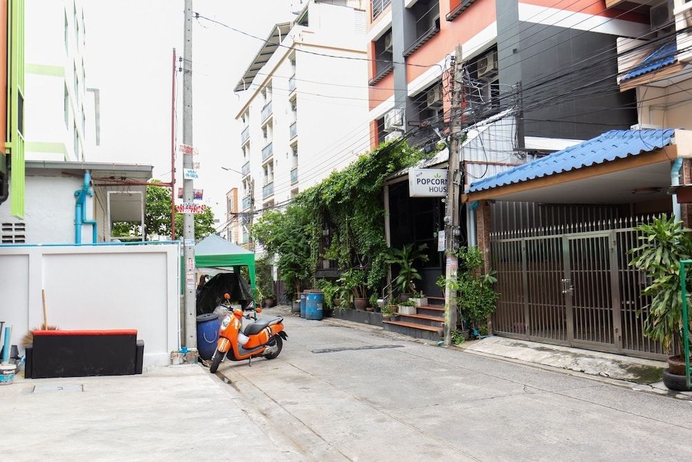 undefined Mango 10 House 7