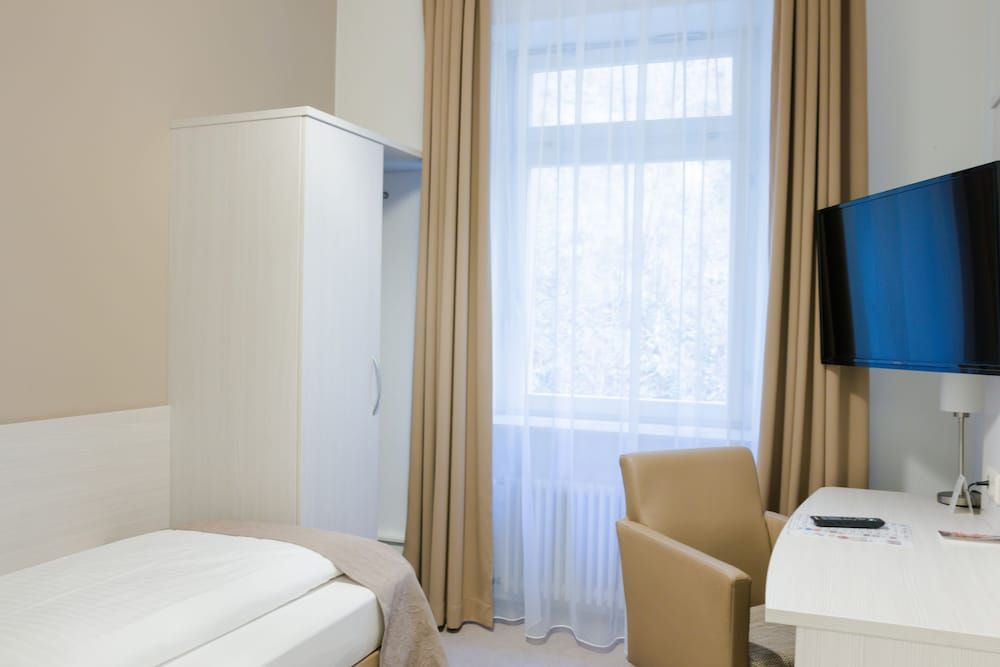 Hotel Luise Single Room, Balcony 5