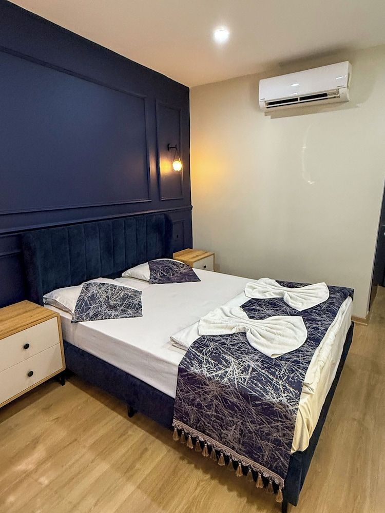 The Reina Istanbul Standard Room 6