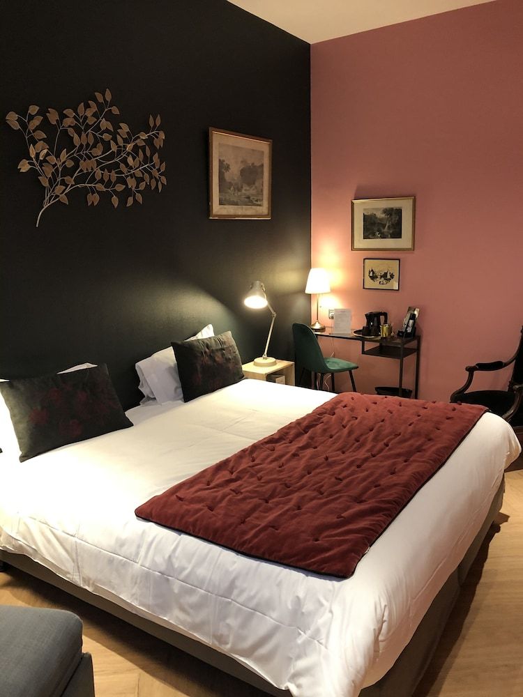 Hôtel du Cygne (Tours) Chambre Supérieure Double ou avec lits jumeaux accessible uniquement par escaliers 2